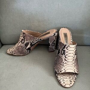 Steve Madden Black and Cream Mules with Chunky Heel